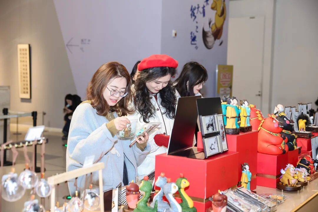 白石热”点燃山东冬日文化消费新气象MG不朽情缘文创日销破两万！“齐(图7)